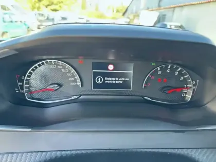 Photo 15 Peugeot 2008  100 S&S BVM6