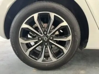 Photo 11 Renault Clio  E-Tech full hybrid 145