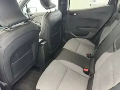 Photo 15 Renault Clio  E-Tech full hybrid 145
