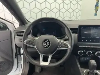 Photo 21 Renault Clio  E-Tech full hybrid 145