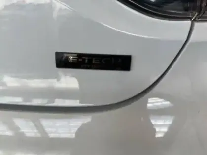 Photo 39 Renault Clio  E-Tech full hybrid 145