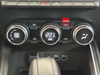 Photo 32 Renault Clio  E-Tech full hybrid 145