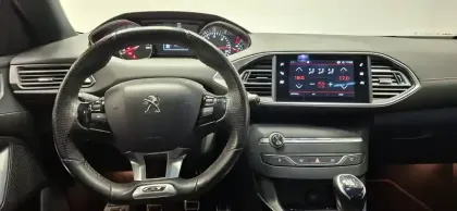 Photo 24 Peugeot 308  BlueHDi 130ch S&S BVM6