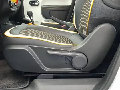 Photo 29 Renault Twingo  III E-Tech