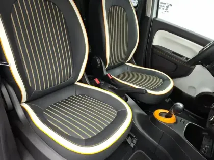 Photo 8 Renault Twingo  III E-Tech