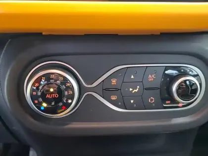 Photo 27 Renault Twingo  III E-Tech