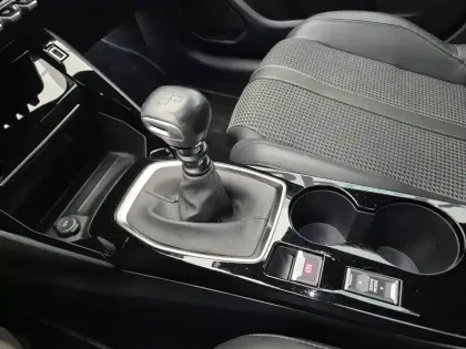 Photo 12 Peugeot 208  PureTech 100 S&S BVM6