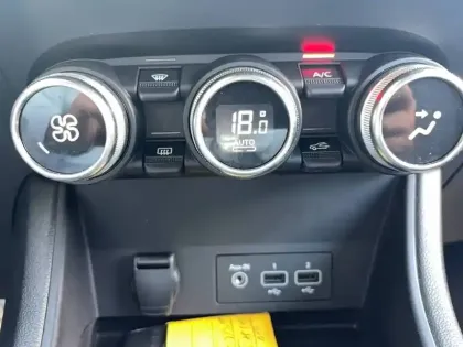 Photo 29 Renault Captur  E-Tech 145 - 21