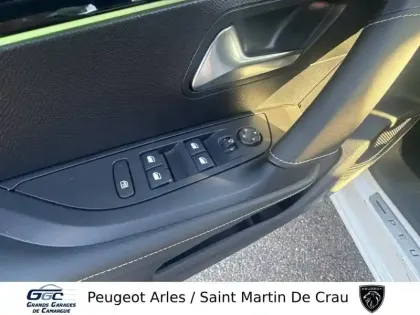 Photo 15 Peugeot 2008  PureTech 130 S&S EAT8