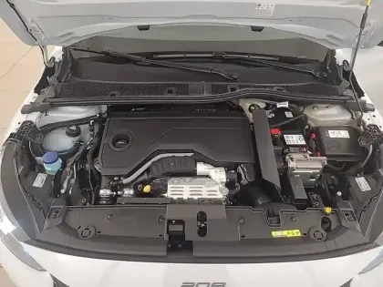 Photo 27 Peugeot 208  Hybrid 110 ch e-DCS6