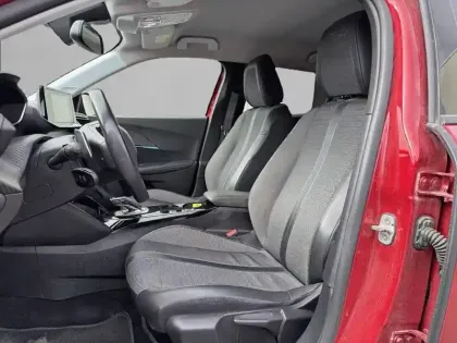 Photo 10 Peugeot 2008  PureTech 130 S&S EAT8