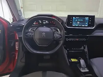 Photo 32 Peugeot 2008  PureTech 130 S&S EAT8