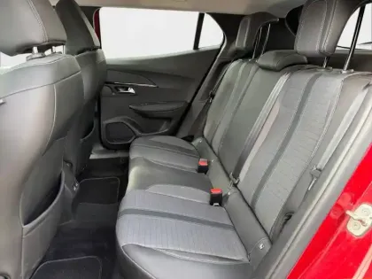 Photo 11 Peugeot 2008  PureTech 130 S&S EAT8