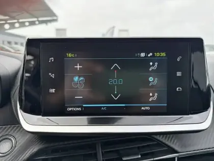 Photo 19 Peugeot 208  Electrique 50 kWh 136ch