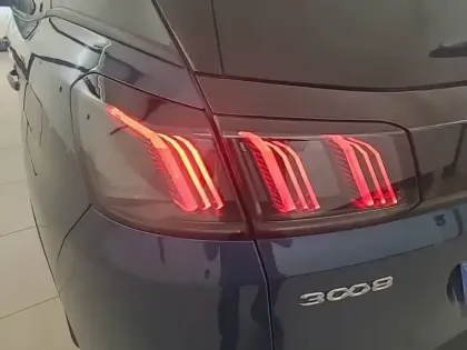 Photo 15 Peugeot 3008  Hybrid 225 e-EAT8