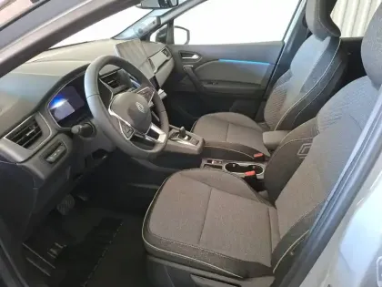 Photo 9 Renault Captur  E-Tech full hybrid 160 ch