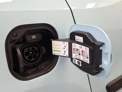 Photo 37 Renault Twingo  III E-Tech
