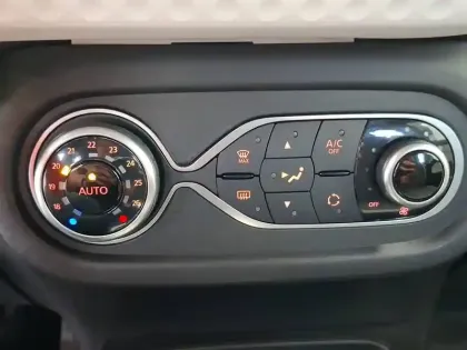 Photo 22 Renault Twingo  III E-Tech