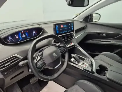 Photo 11 Peugeot 3008  PureTech 130ch S&S EAT8