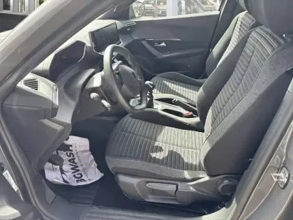 Photo 8 Peugeot 2008  PureTech 100 S&S BVM6