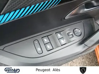 Photo 12 Peugeot 2008  PureTech 100 S&S BVM6