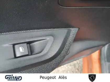 Photo 13 Peugeot 2008  PureTech 100 S&S BVM6