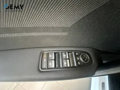 Photo 11 Renault Captur  E-Tech full hybrid 145 ch