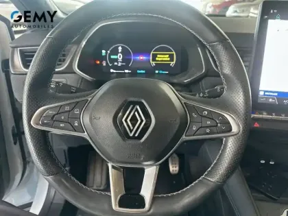 Photo 13 Renault Captur  E-Tech full hybrid 145 ch