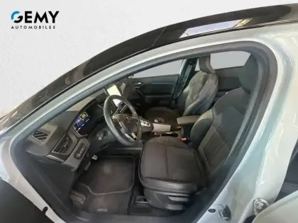 Photo 8 Renault Captur  E-Tech full hybrid 145 ch