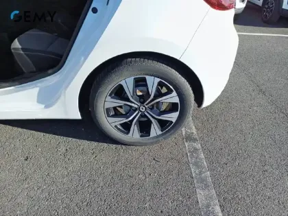 Photo 10 Renault Clio  E-Tech full hybrid 145