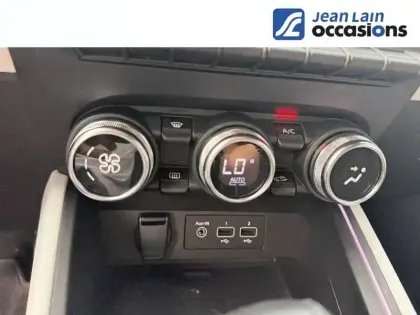 Photo 13 Renault Clio  E-Tech full hybrid 145