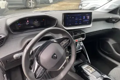 Photo 16 Peugeot 208  Hybrid 100 e-DCS6
