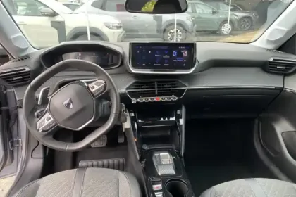 Photo 15 Peugeot 208  Hybrid 100 e-DCS6