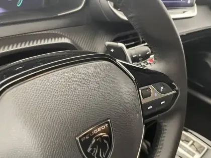 Photo 28 Peugeot 208  Hybrid 100 e-DCS6