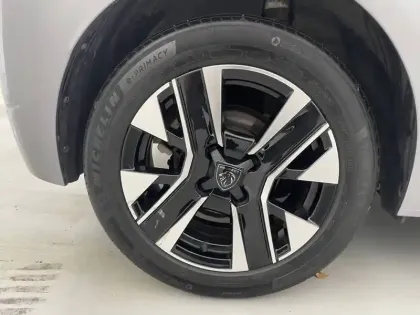 Photo 18 Peugeot 208  Hybrid 100 e-DCS6
