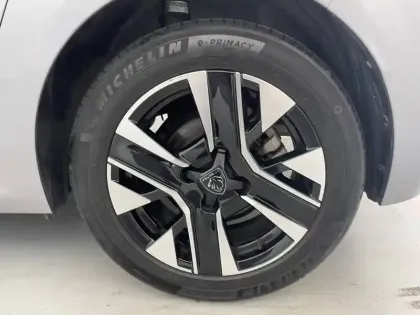 Photo 15 Peugeot 208  Hybrid 100 e-DCS6