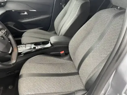 Photo 13 Peugeot 208  Hybrid 100 e-DCS6