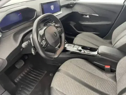 Photo 32 Peugeot 208  Hybrid 100 e-DCS6