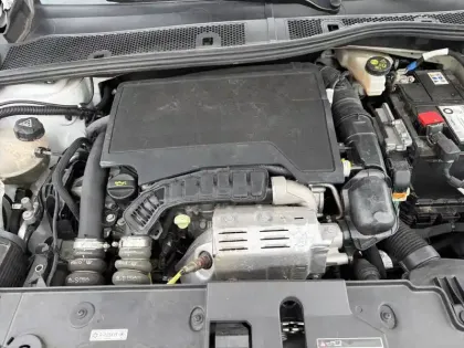Photo 9 Peugeot 208  PureTech 100 S&S BVM6