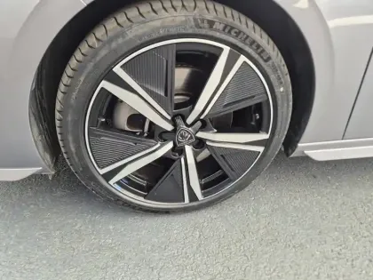 Photo 10 Peugeot 308  PHEV 180 e-EAT8