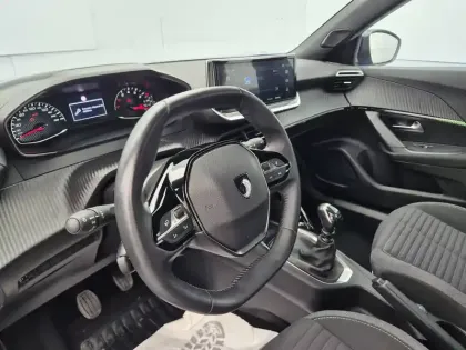 Photo 11 Peugeot 2008  PureTech 100 S&S BVM6