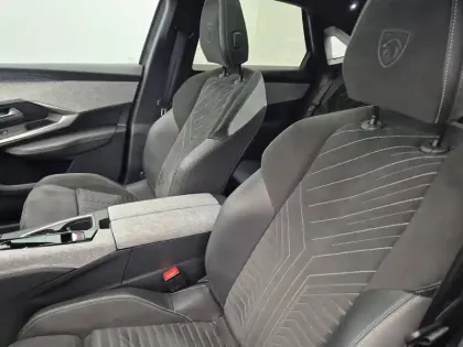 Photo 8 Peugeot 3008  Hybrid 136 e-DCS6