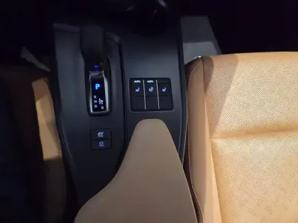 Photo 7 Lexus UX  300h Le 2WD MC25