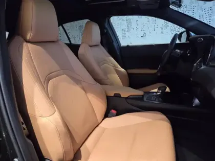 Photo 10 Lexus UX  300h Le 2WD MC25