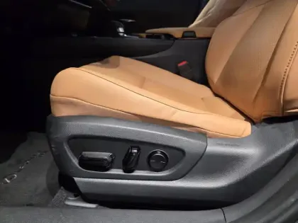 Photo 8 Lexus UX  300h Le 2WD MC25