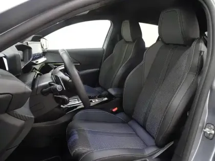 Photo 9 Peugeot 208  1.2 Hybrid 136ch GT e-DCS6