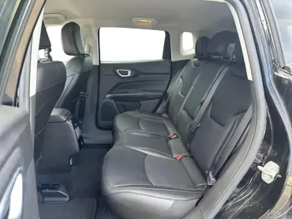Photo 9 Jeep Compass  1.3 Turbo T4 240ch PHEV 4xe S AT6 eAWD