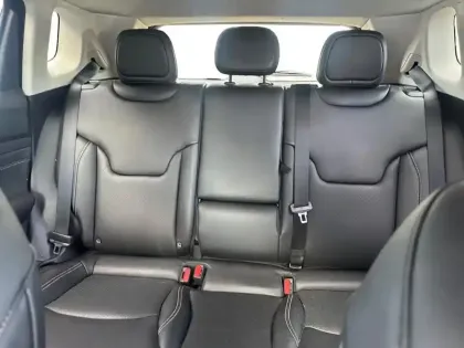 Photo 13 Jeep Compass  1.3 Turbo T4 240ch PHEV 4xe S AT6 eAWD