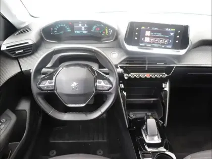 Photo 12 Peugeot 208  e- 136ch Active