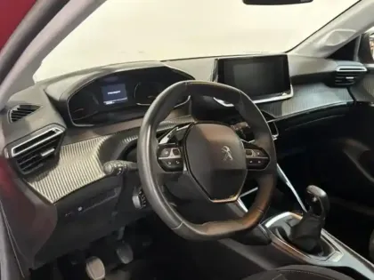 Photo 8 Peugeot 208  1.2 75 S&S Style Carplay / radars /GPS